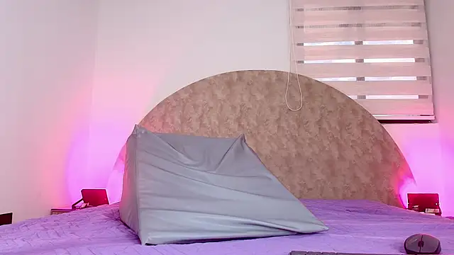 anisha x online show from 11/24/25, 07:25