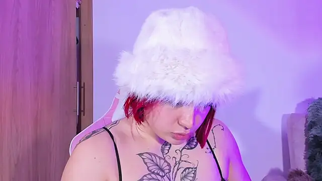 annika taylor online show from 03/04/25, 04:06