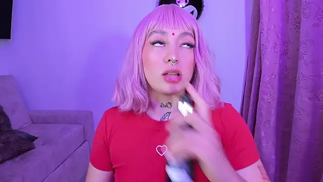 annika taylor online show from 11/11/25, 02:06