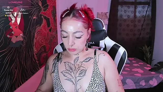 annika taylor online show from 07/16/26, 11:02