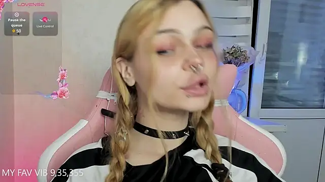 shy melony online show from 04/18/26, 06:32