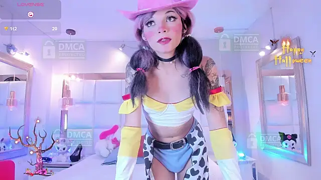 Snapshot of Palmer-Foster chatting on 10/18/25, 10:56 Palmer-Foster online show from 10/18/25, 10:56