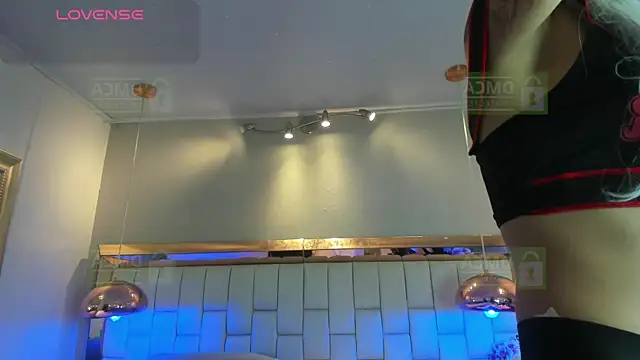 Snapshot of Palmer-Foster chatting on 11/22/25, 09:02 Palmer-Foster online show from 11/22/25, 09:02