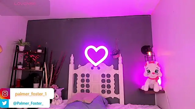 Snapshot of Palmer-Foster chatting on 10/07/25, 09:05 Palmer-Foster online show from 10/07/25, 09:05