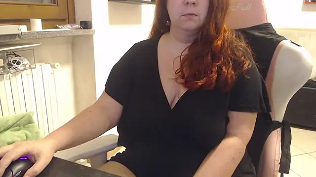 Snapshot of valerysexy chatting on 09/25/25, 09:43 valerysexy online show from 09/25/25, 09:43
