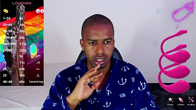 Snapshot of mrjhon26 chatting on 06/14/26, 11:00 mrjhon26 online show from 06/14/26, 11:00