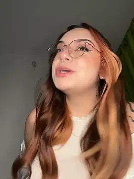 NatyOlson online show from 12/17/25, 04:28