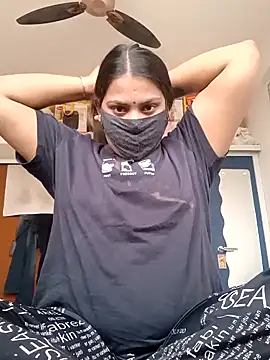 Snapshot of Hotmilfxox chatting on 12/18/24, 07:15 Hotmilfxox online show from 12/18/24, 07:15