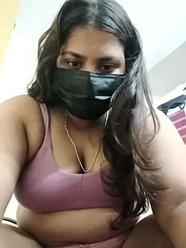 Hotmilfxox online show from 05/08/26, 07:45