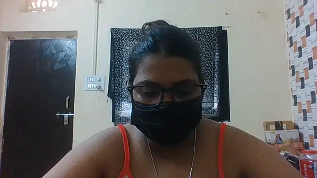 Snapshot of Hotmilfxox chatting on 06/07/26, 06:07 Hotmilfxox online show from 06/07/26, 06:07