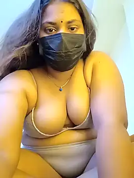 Snapshot of Hotmilfxox chatting on 03/01/25, 05:31 Hotmilfxox online show from 03/01/25, 05:31