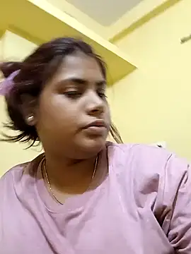 Snapshot of Hotmilfxox chatting on 03/05/25, 04:02 Hotmilfxox online show from 03/05/25, 04:02