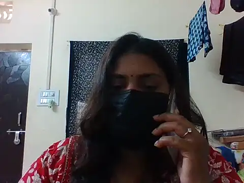 Hotmilfxox online show from 05/17/26, 07:19