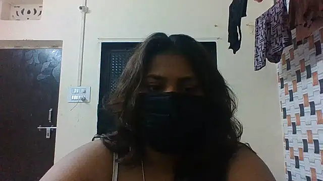 Snapshot of Hotmilfxox chatting on 06/24/26, 02:37 Hotmilfxox online show from 06/24/26, 02:37