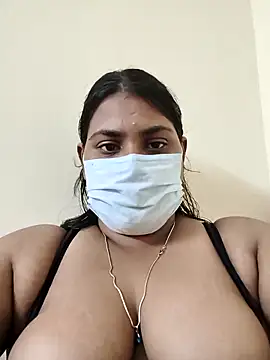 Snapshot of Hotmilfxox chatting on 04/11/26, 06:44 Hotmilfxox online show from 04/11/26, 06:44