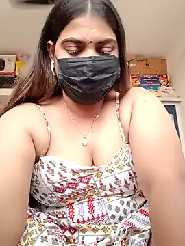 Snapshot of Hotmilfxox chatting on 01/17/25, 11:27 Hotmilfxox online show from 01/17/25, 11:27