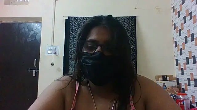Snapshot of Hotmilfxox chatting on 06/06/26, 10:42 Hotmilfxox online show from 06/06/26, 10:42