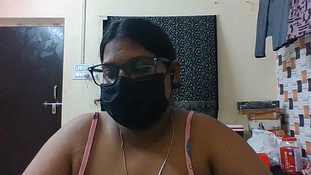Snapshot of Hotmilfxox chatting on 06/03/26, 02:33 Hotmilfxox online show from 06/03/26, 02:33