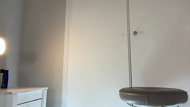 Snapshot of SweetTits26 chatting on 02/21/25, 03:45 SweetTits26 online show from 02/21/25, 03:45