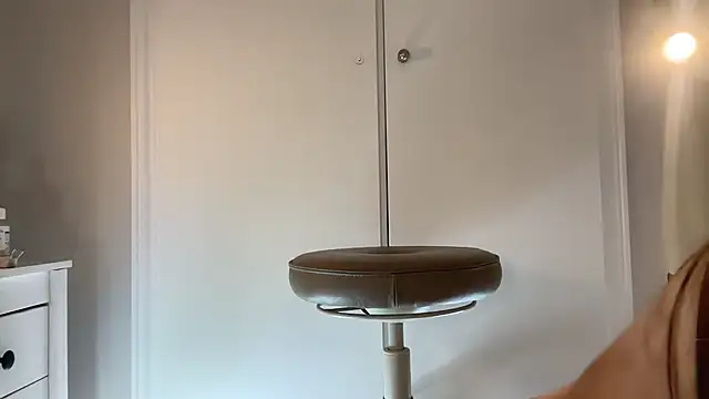 Snapshot of SweetTits26 chatting on 03/13/25, 04:27 SweetTits26 online show from 03/13/25, 04:27