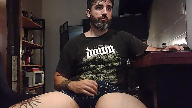 Snapshot of ozzypsico13 chatting on 02/17/25, 01:00 ozzypsico13 online show from 02/17/25, 01:00