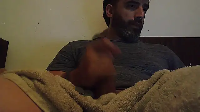 Snapshot of ozzypsico13 chatting on 11/06/25, 02:37 ozzypsico13 online show from 11/06/25, 02:37