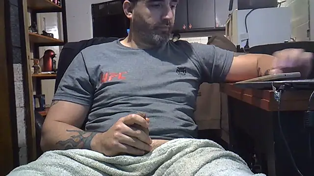 Snapshot of ozzypsico13 chatting on 07/28/26, 10:09 ozzypsico13 online show from 07/28/26, 10:09