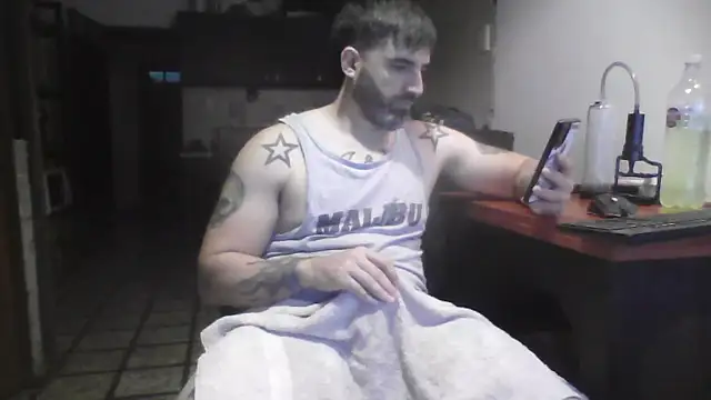 Snapshot of ozzypsico13 chatting on 11/02/25, 02:27 ozzypsico13 online show from 11/02/25, 02:27