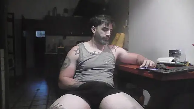 Snapshot of ozzypsico13 chatting on 11/23/25, 10:31 ozzypsico13 online show from 11/23/25, 10:31