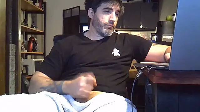 Snapshot of ozzypsico13 chatting on 07/13/26, 03:00 ozzypsico13 online show from 07/13/26, 03:00