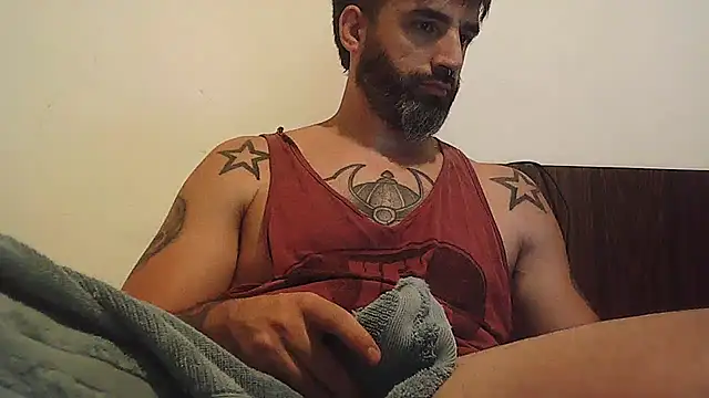 Snapshot of ozzypsico13 chatting on 02/11/25, 09:35 ozzypsico13 online show from 02/11/25, 09:35