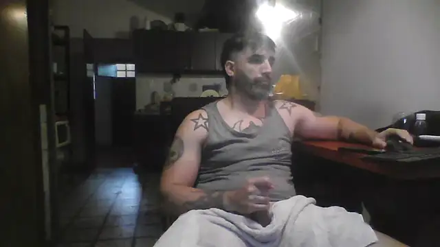 Snapshot of ozzypsico13 chatting on 11/28/25, 09:37 ozzypsico13 online show from 11/28/25, 09:37