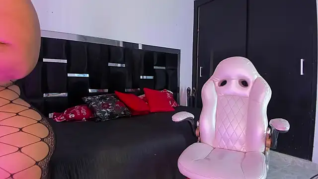 Tasha Sant online show from 11/10/25, 08:25