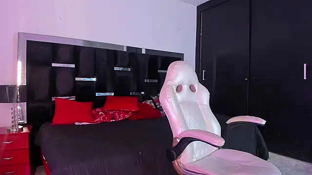 Tasha Sant online show from 11/11/25, 08:36