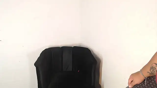 Snapshot of Tasha_Sant chatting on 02/16/25, 07:04 Tasha Sant online show from 02/16/25, 07:04