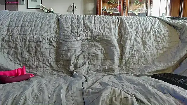 LauraMonolo online show from 06/05/26, 06:29