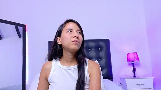 Skinny hottie18 online show from 11/11/25, 08:25