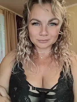 candy queeen online show from 07/02/26, 04:40