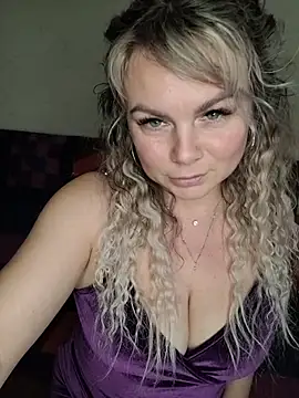 candy queeen online show from 11/27/25, 10:27