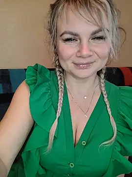 candy queeen online show from 12/02/25, 08:27