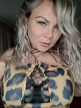 candy queeen online show from 06/06/26, 03:56
