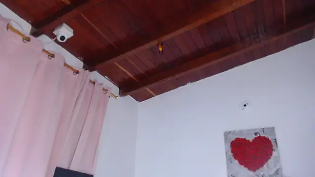 Amara Red online show from 12/18/25, 11:03