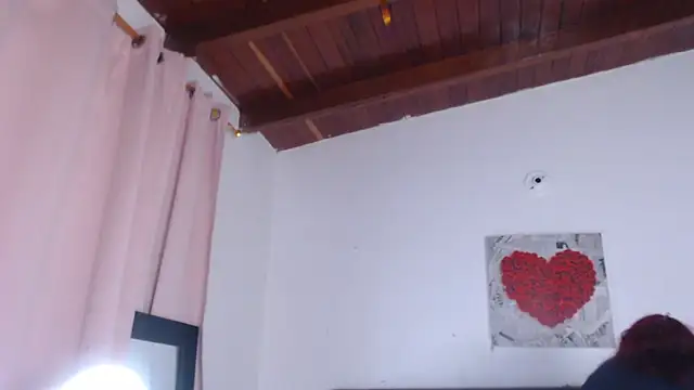 Amara Red online show from 12/04/25, 11:09