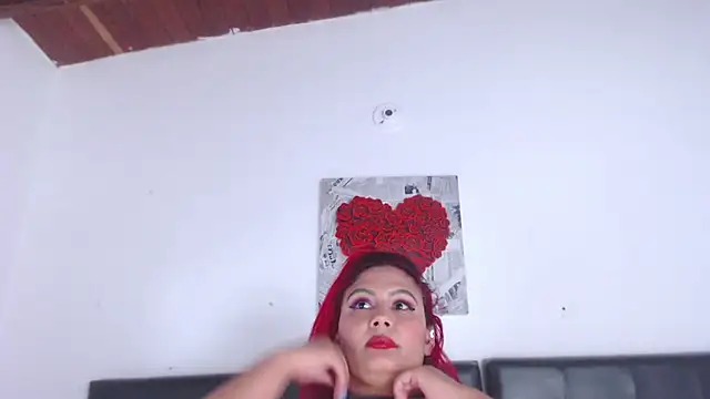 Snapshot of Amara_Red chatting on 10/17/25, 03:25 Amara Red online show from 10/17/25, 03:25