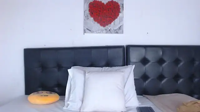 Amara Red online show from 11/12/25, 11:36