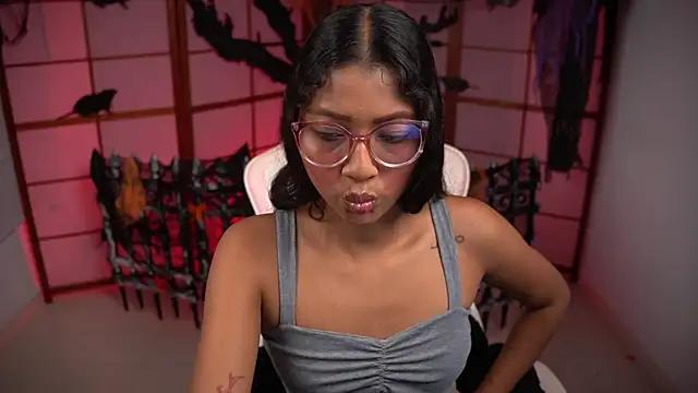 small emilie online show from 10/25/25, 01:12