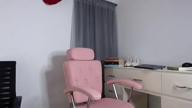 Snapshot of melody__bleir chatting on 11/13/25, 02:59 melody bleir online show from 11/13/25, 02:59