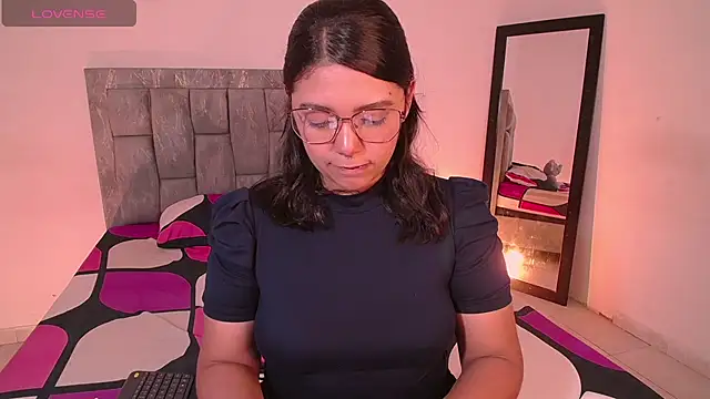 DIANEE 01 online show from 11/23/25, 12:31