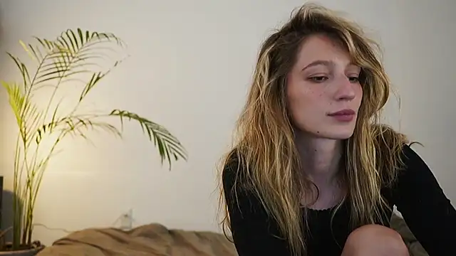 Stephany talks online show from 04/05/26, 03:35