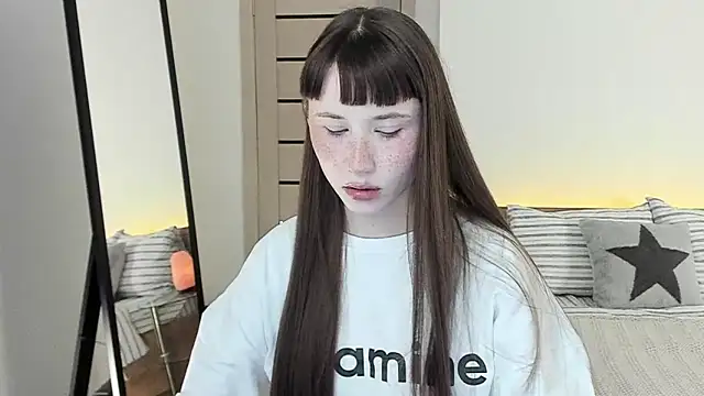 Stella Sunny online show from 04/08/26, 08:05